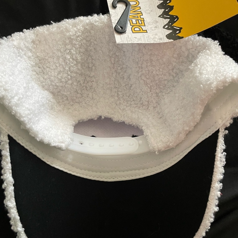 Peanuts Snoopy Hat - White and Black - Picture 2 of 3
